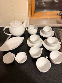 Simply White Fine Porcelain Tea Set