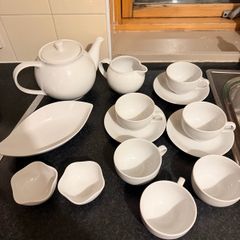 Simply White Fine Porcelain Tea Set