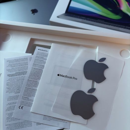 MacBook Pro M1 13 inch with Touch Bar