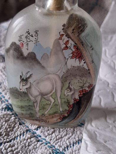 old oriental snuff bottle