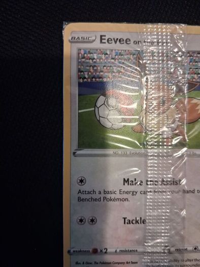 Pokemon Card : Eevee on the ball 002