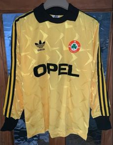 Extremely rare brand new Adidas Italia 90 Packie Bonner jersey