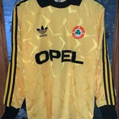 Extremely rare brand new Adidas Italia 90 Packie Bonner jersey