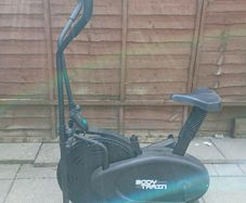 Cross trainer