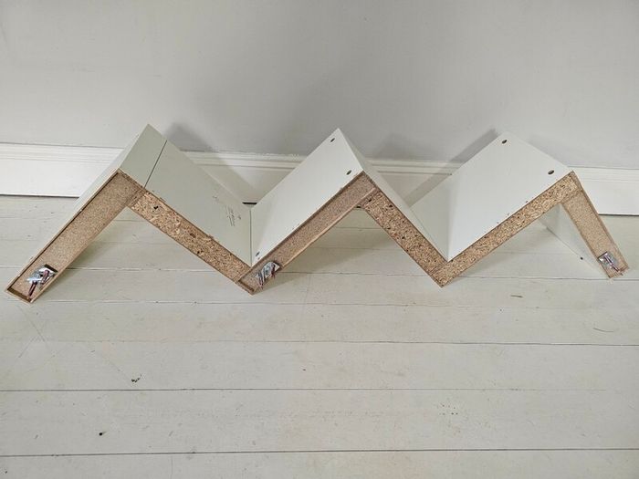 Zig Zag Shelf