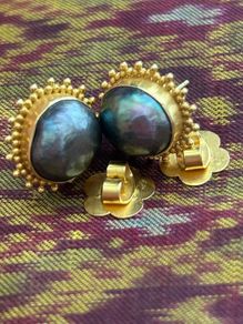 Carolyn Tyler Designer 22ct Gold & Tahitian Pearl Earrings