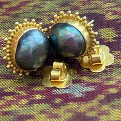 Carolyn Tyler Designer 22ct Gold & Tahitian Pearl Earrings