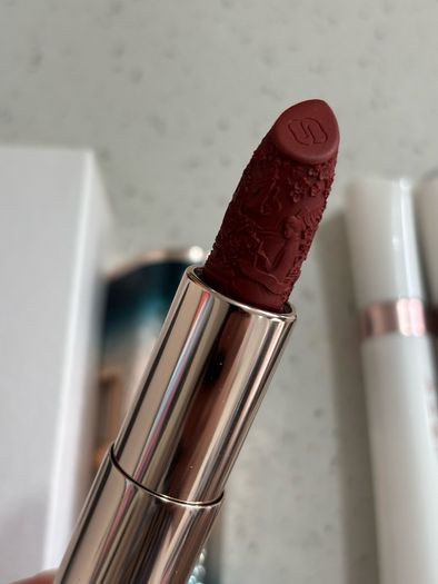 K beauty florasis lipsticks, lipgloss, lipstick and lip liners new