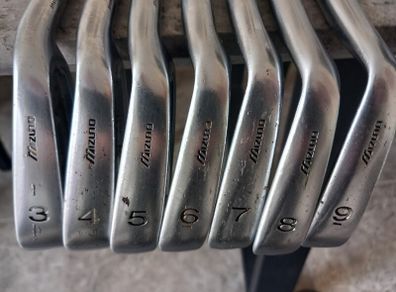 Mizuno golf irons. Right handed clubs