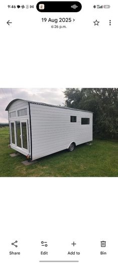 Mobile living space/trailer/camper