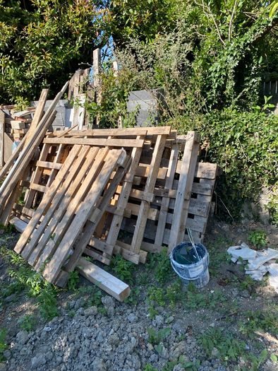 Pallets for collection