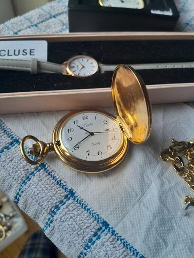 lot of jewellery