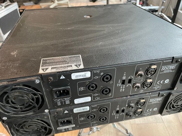 Crest Power Amplifier