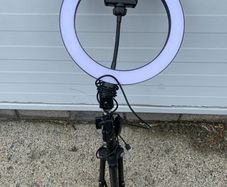 camera light tripod