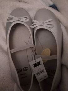 BNWT Silver Bow Ballerina Shoes Size 2