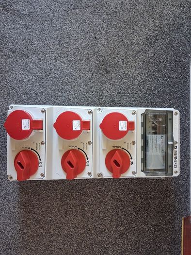 Postage - Mennekes - 948033 AMAXX IP44 Triple Wall Socket - 55A