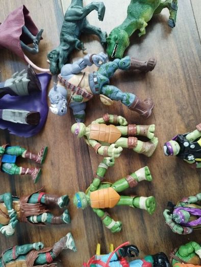 toys,