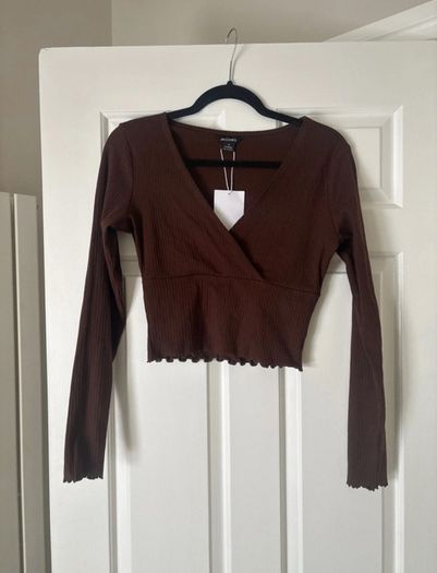 Monki v neck crop top brown ruffle hem brand new size S