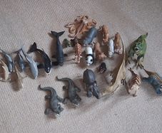 25 Schleich animals