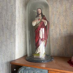 statue
