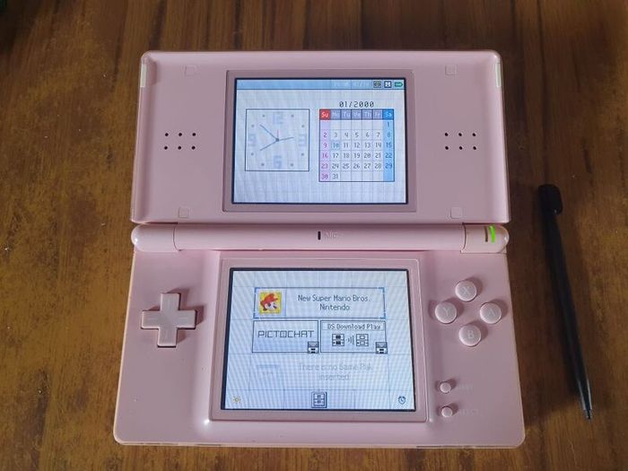 Nintendo DS Lite pink