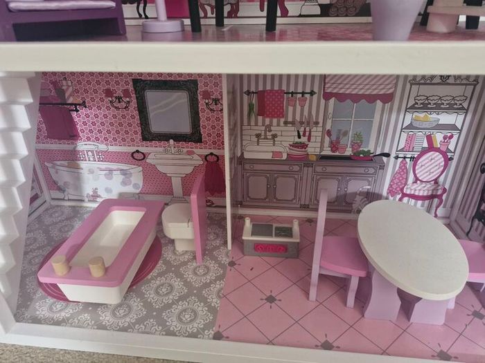 Large Dolls House
