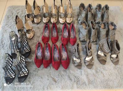 Woman's shoes each pair e5 different sizes