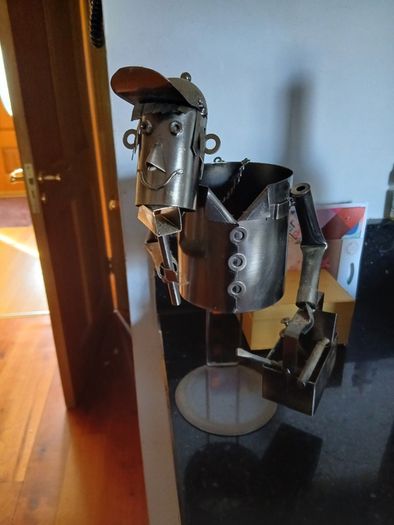 Novelty Robot Man Metal wine holder