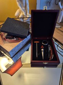 4 piece Wine Sommelier Set in Presentation Box, New, AV