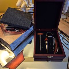4 piece Wine Sommelier Set in Presentation Box, New, AV