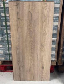 NEW 8mm Laminated Flooring FREE DELIVERY