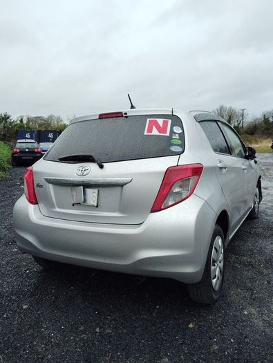 Breaking Toyota vitz 2013