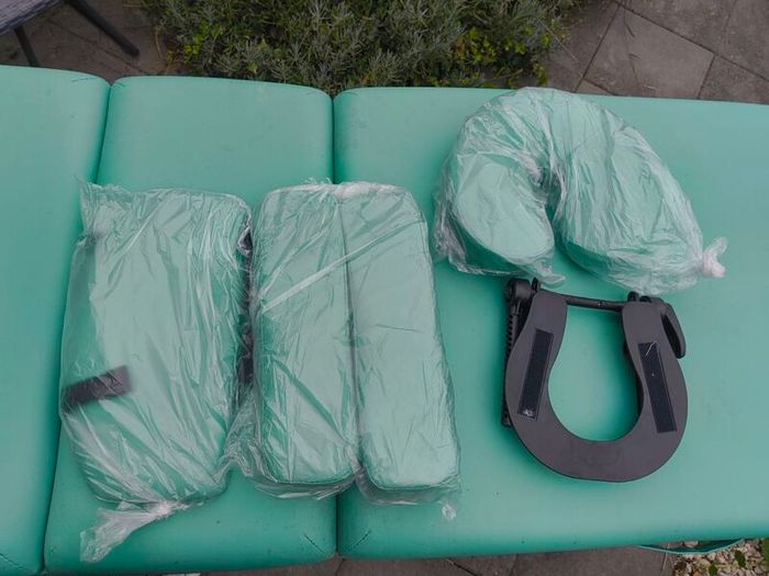 massage table