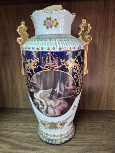 vase and tea set