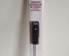 electronic food thermometer