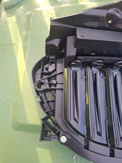 BMW G30 front grill assembly