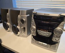 Sharp Hi Fi System - twin cassette, 3 disc & radio