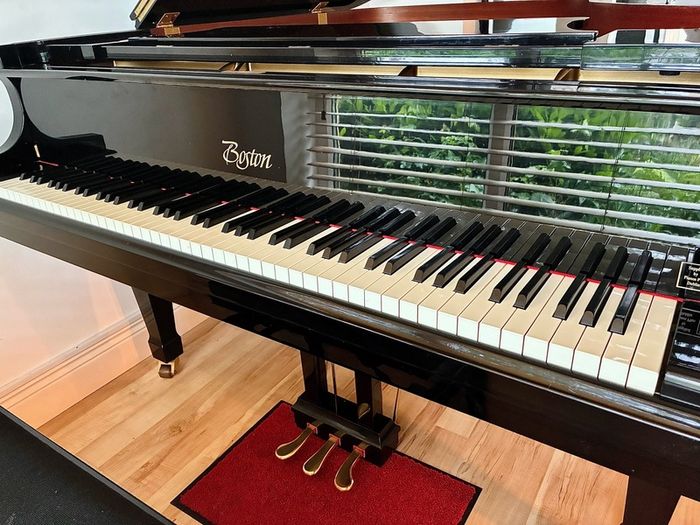 Steinway & Sons Boston 178