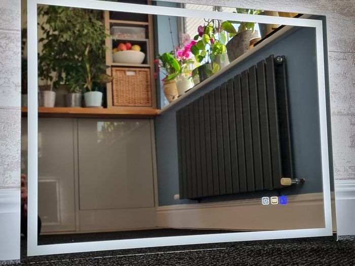 LED Bathroom Mirror Demister Bluetooth Speakers 80x60cm Touch Switch Bright Light Memory Function
