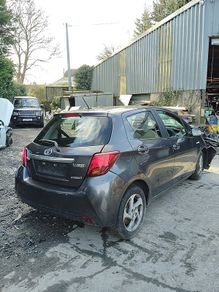 Breaking Toyota Yaris 2014 petrol