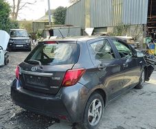 Breaking Toyota Yaris 2014 petrol