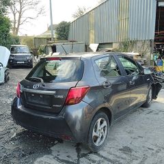 Breaking Toyota Yaris 2014 petrol