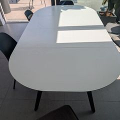 Oval Boconcept Dining Table