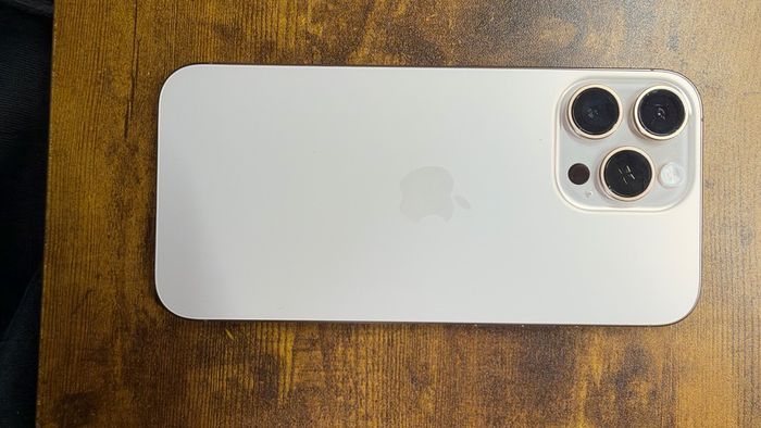 iPhone 16 Pro Max 256GB - 92% Battery Health + 9 Cases