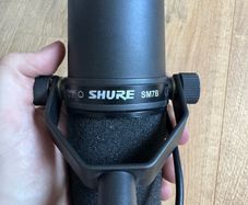 Shure SM7B Professional Broadcast / Podcast Microphone