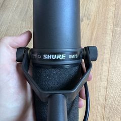 Shure SM7B Professional Broadcast / Podcast Microphone