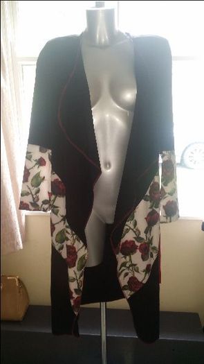 BNWT Black floral light coat by Kaktus size UK12 EU40 Postage included