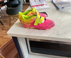 kids football boots