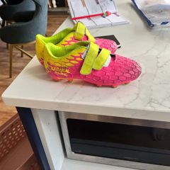 kids football boots
