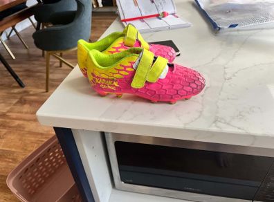 kids football boots